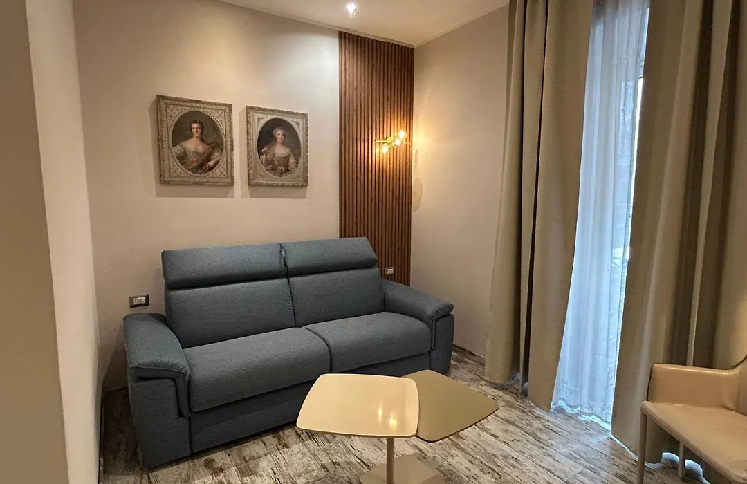Colonna 18 Apartment By Ghor-1